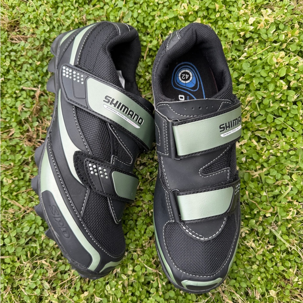 Shimano Cycling Shoes MD64 Unisex Women’s Sz-42 (US 9.5) Mens Sz-42 (US 8.3)LocB